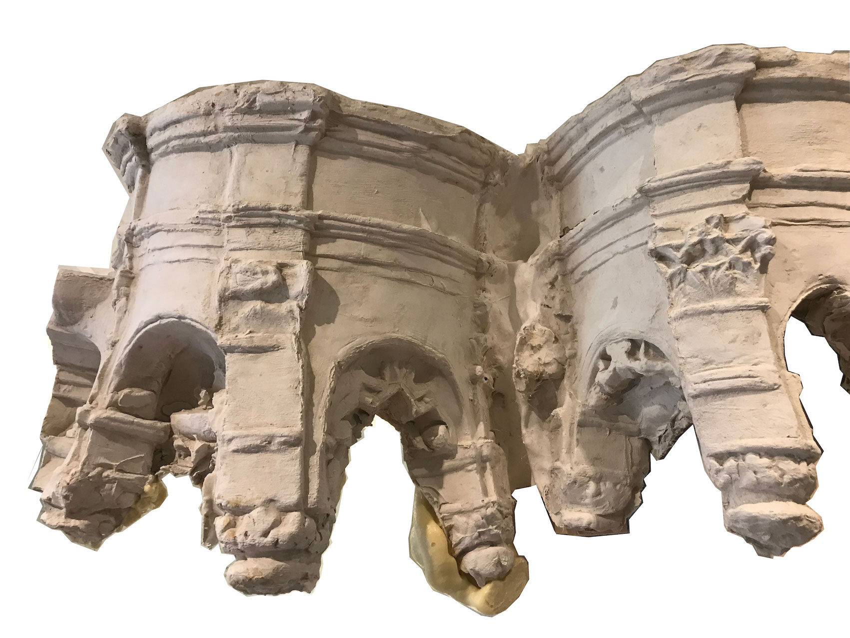 a detail of the installation by Michaela Sanson-Braun at Fontevraud Jeu de stratégie abstraite